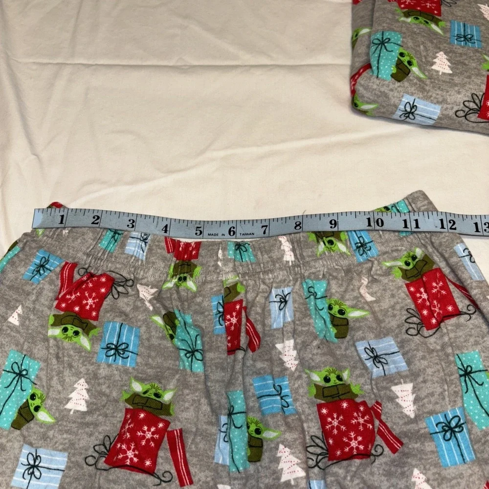Star Wars Baby Yoda Christmas Sweater‎ Size Small, Two Piece